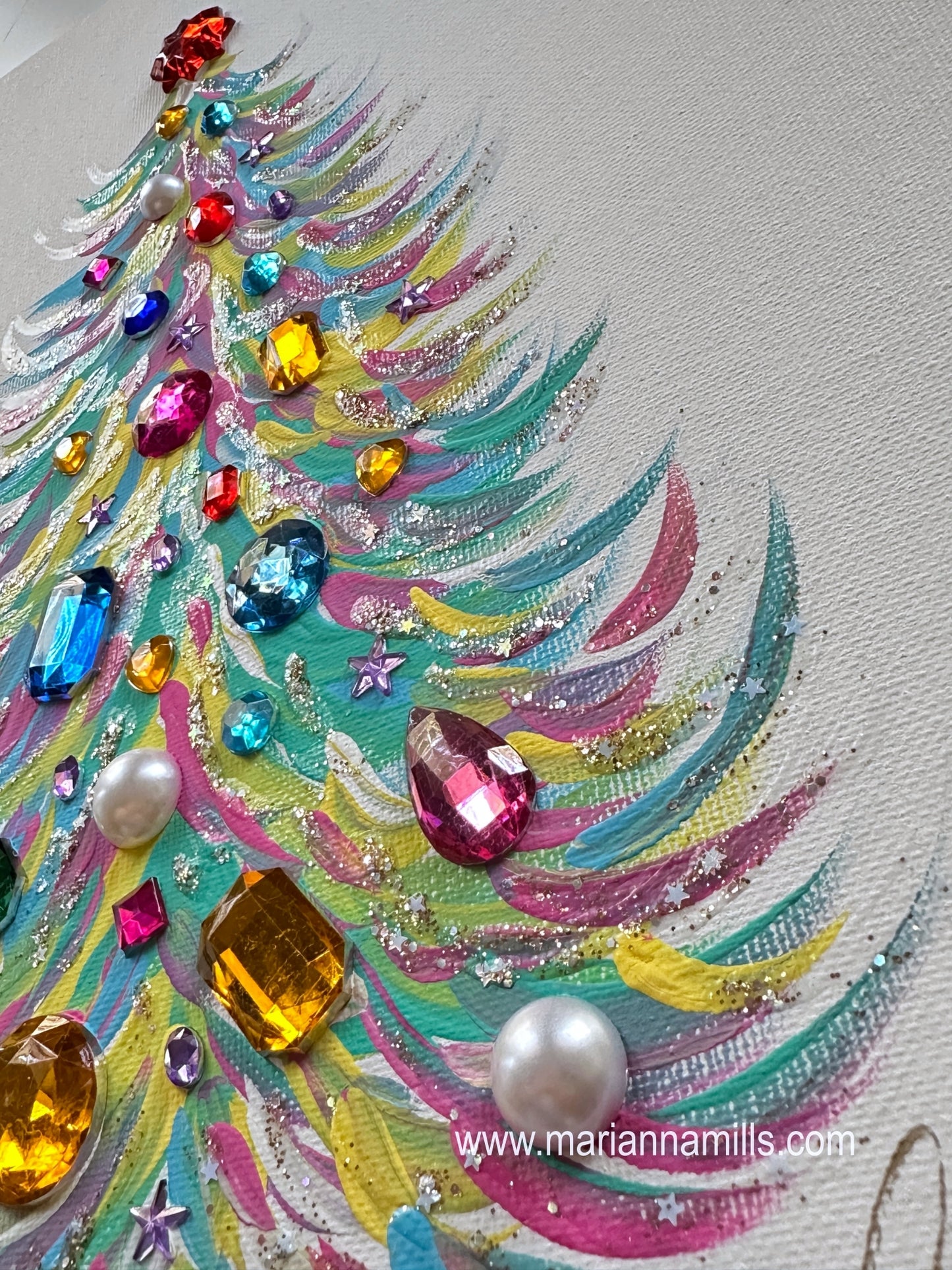 Christmas Tree #56

Original Painting on canvas panel with Jewels and Glitter by Marianna Mills Hungarian Artist ships from the US.